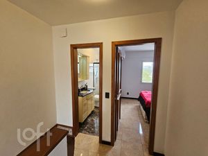 Image 19 - 916515
