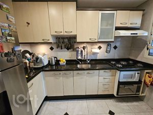 Image 6 - 916515