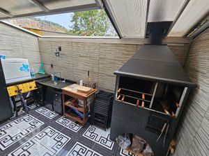 Image 10 - 916515
