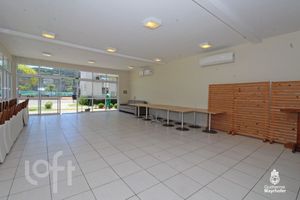 Image 35 - 916520