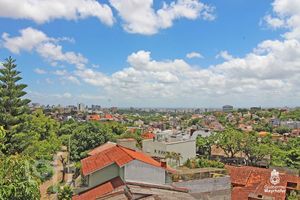Image 22 - 916544