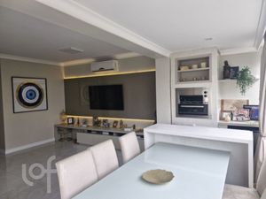 Image 4 - 916557