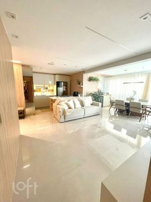 Image 1 - 916566