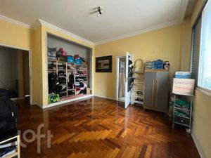 Image 10 - 916567