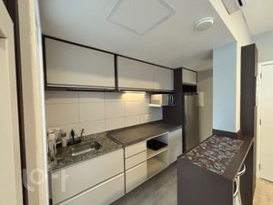 Image 6 - 916571
