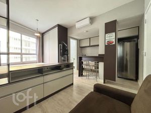 Image 7 - 916571