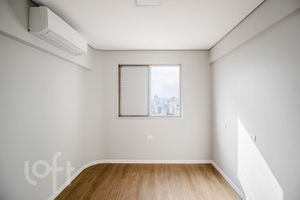 Image 4 - 916572
