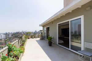 Image 4 - 916574
