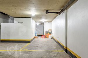 Image 31 - 916579