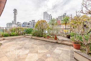 Image 21 - 916579