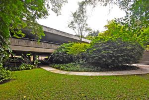Image 5 - 916581