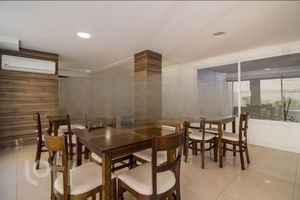 Image 15 - 916592