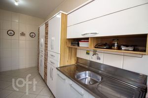 Image 38 - 916594
