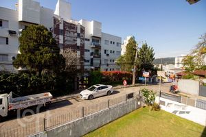 Image 21 - 916594