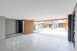 Image 1 - 916599