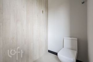 Image 6 - 916599