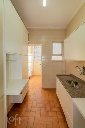 Image 4 - 916605