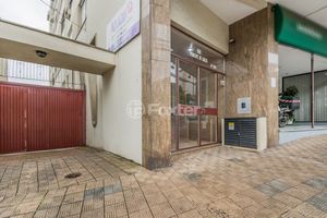 Image 4 - 916607