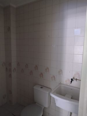 Image 4 - 916612