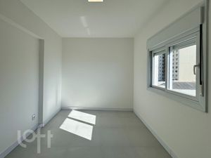 Image 21 - 916628