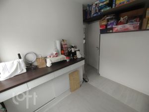 Image 20 - 916644