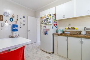 Image 21 - 916661