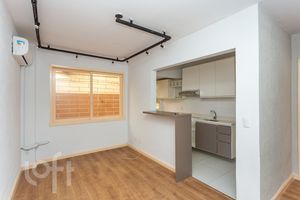 Image 19 - 916668
