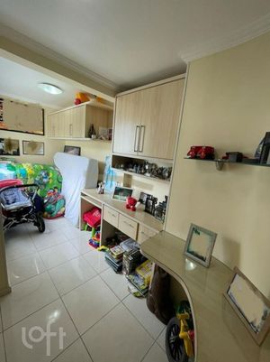 Image 14 - 916677