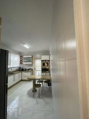 Image 4 - 916677