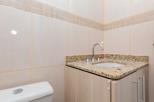 Image 9 - 916687