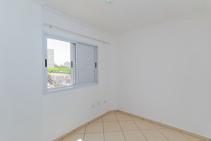 Image 21 - 916687
