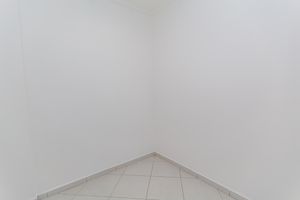 Image 42 - 916687