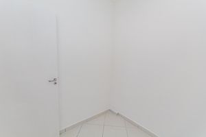 Image 43 - 916687