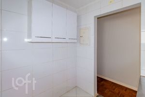 Image 12 - 916691