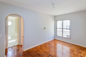 Image 19 - 916691
