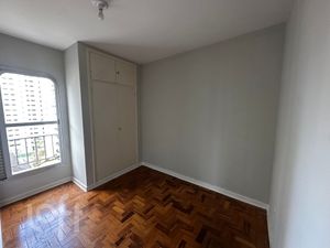 Image 1 - 916691