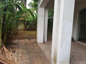 Image 19 - 916695