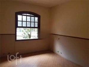 Image 8 - 916695