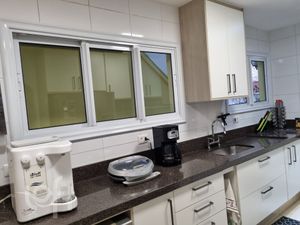 Image 1 - 916696