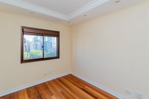 Image 13 - 916698
