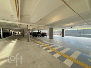 Image 5 - 916709