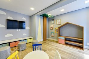 Image 3 - 916713