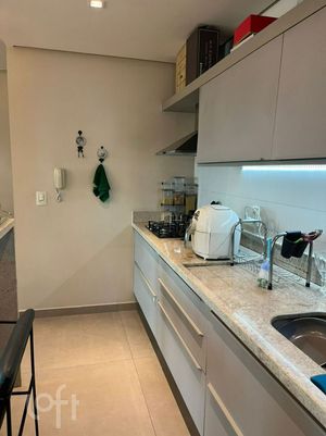 Image 21 - 916716