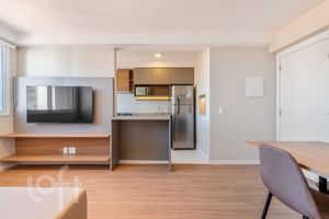 Image 1 - 916721