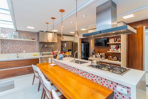 Image 13 - 916722