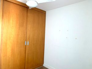Image 16 - 916725