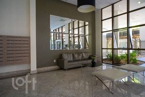 Image 3 - 916729