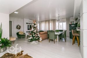 Image 7 - 916730