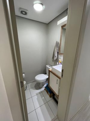 Image 26 - 916736