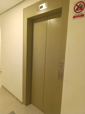 Image 10 - 916739